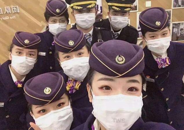 空乘人員奮戰在抗疫一線(xiàn)