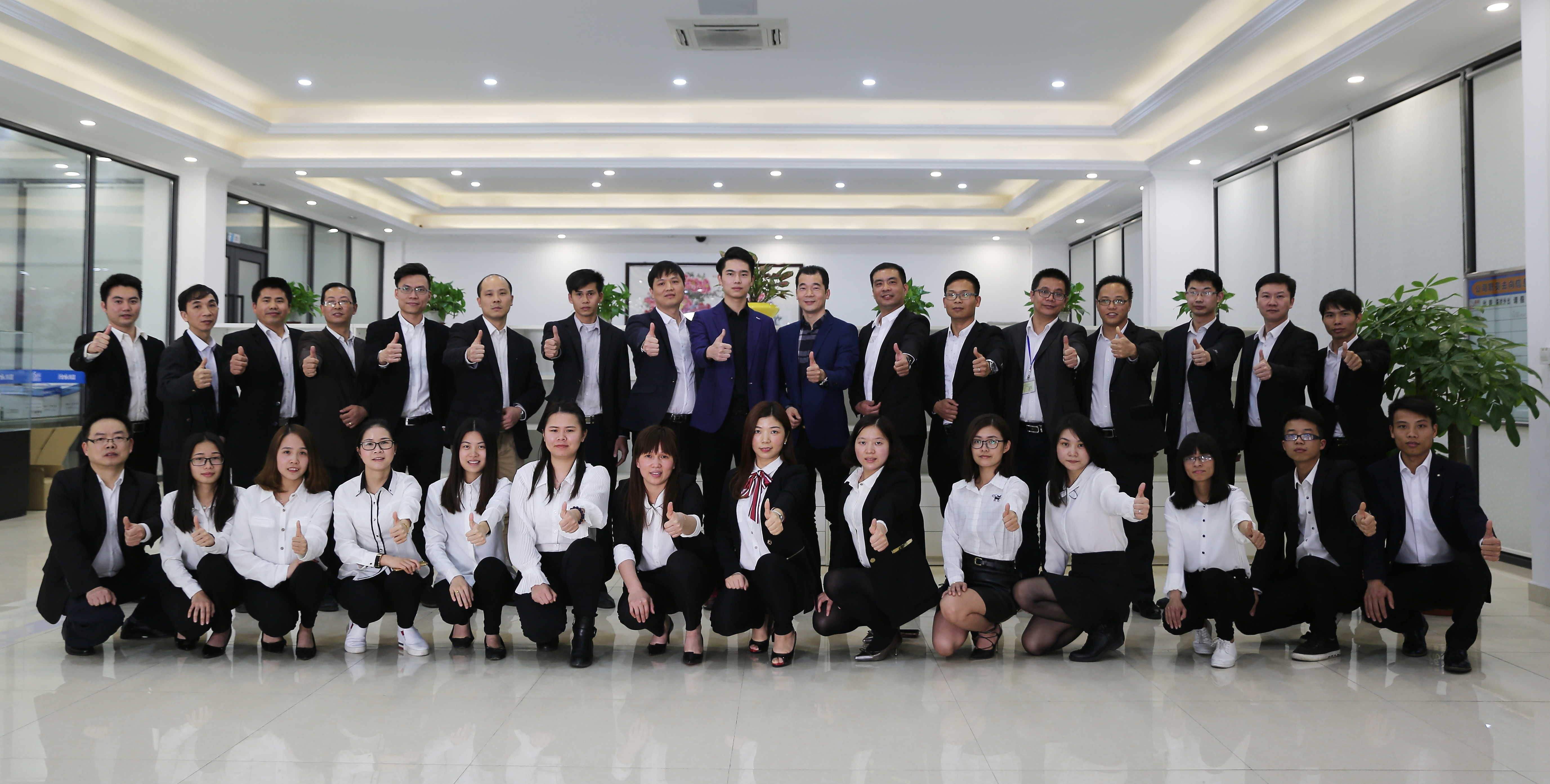 辦公室工服定制團體照