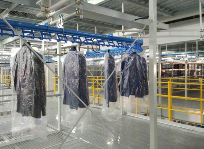 流程化工服生產(chǎn)車(chē)間